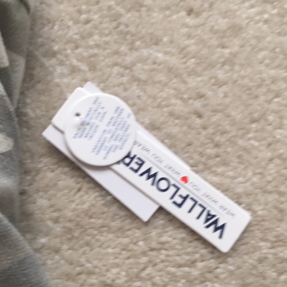 NWT wallflower camo bib overalls - Picture 5 of 12